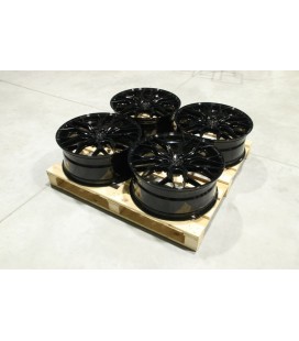 Set of CVR1 22x9 ET39 5x108 Gloss Black