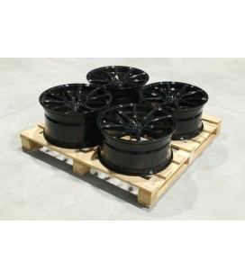Set of CVR4 20x9,5 ET30 + 20x10,5 ET45 5x114,3 Gloss Black