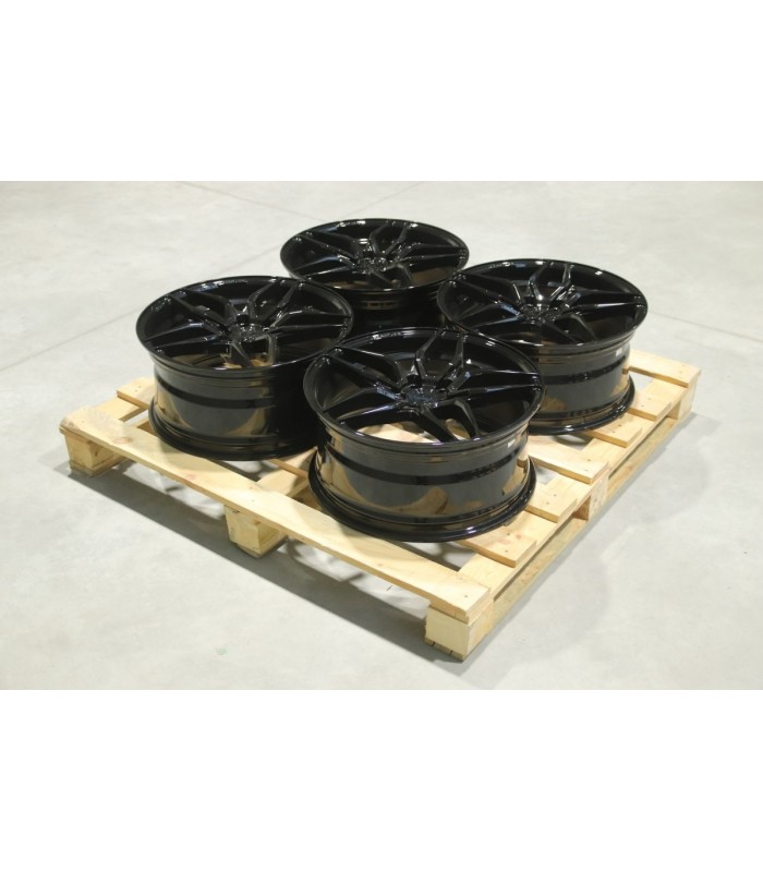 Set of CVR3 19x8,5 ET35 5x114,3 Platinum Black