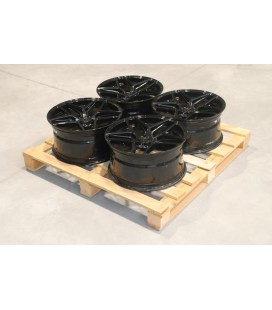 Set of CVR2 19x9,5 ET45 5x114,3 Platinum Black