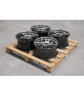 Set of JR25 18x8,5 ET20 5x120 Hyper Black