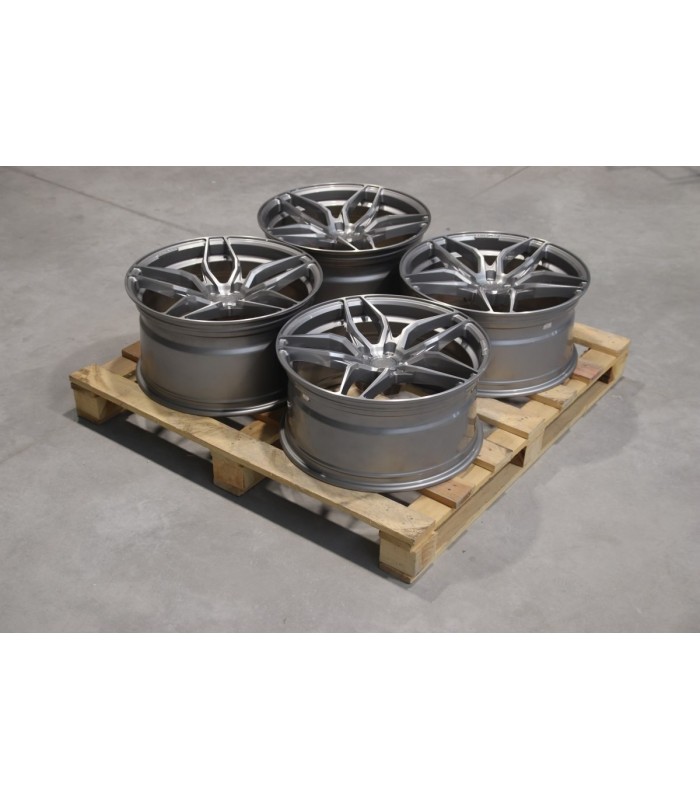 Set of CVR3 20x9,5 ET25 + 20x10,5 ET15 5x112 Brushed Titanium