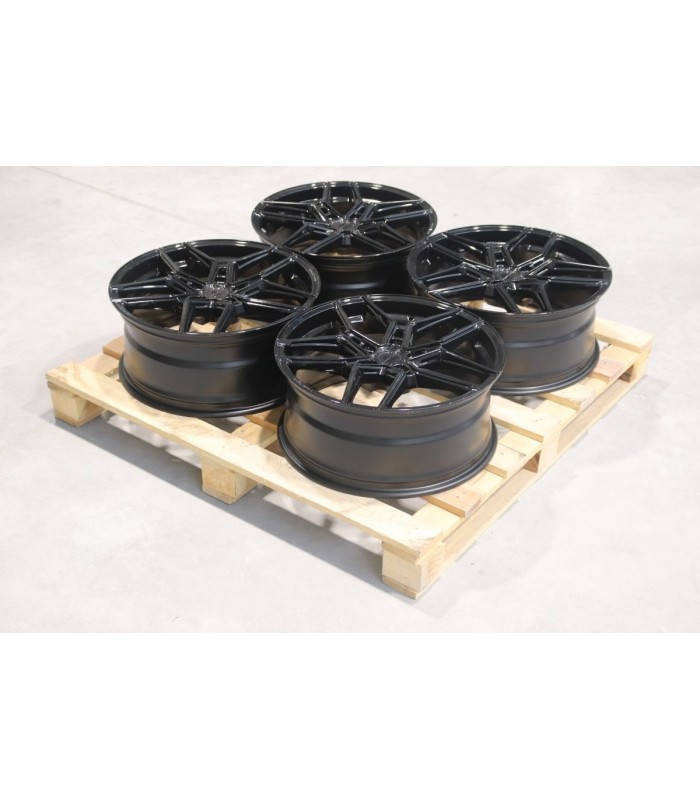 Set of CVR5 20x8,5 ET35 5x112 Gloss Black