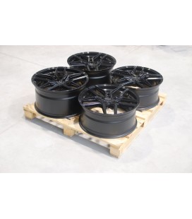 Set of CVR5 22x9,5 ET45 + 22x11,5 ET60 5x112 Gloss Black