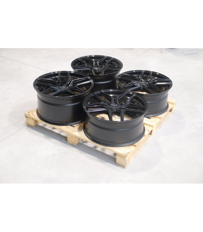 Set of CVR5 22x9,5 ET45 + 22x11,5 ET60 5x112 Gloss Black